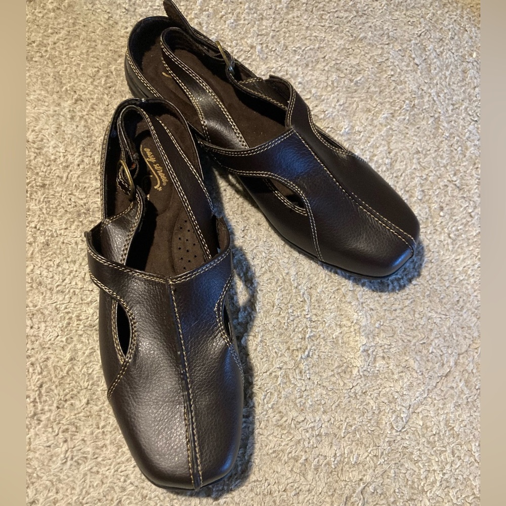 NWOT Easy Street Comfort Fit Shoes